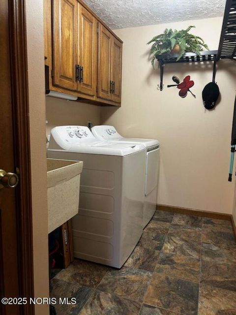 Tiny photo for 229 Lakeview Drive, Bryan, OH 43506 (MLS # 10000305)