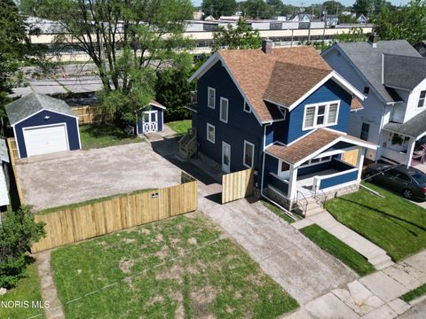 Photo of 4036 Packard Road, Toledo, OH 43612 (MLS # 10008278)
