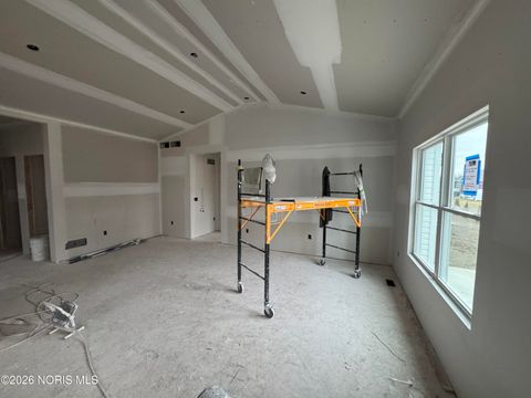 Tiny photo for 5033 Easton Drive, Oregon, OH 43616 (MLS # 10003672)