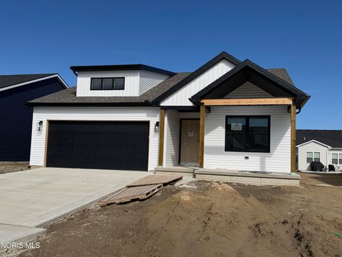 Homes For Sale - 5033 Easton Drive<br/> Oregon, OH 43616