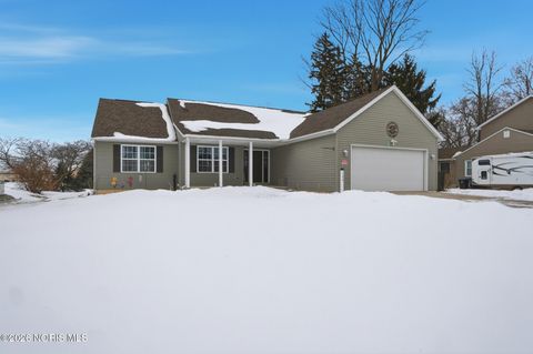 Photo of 155 N Stadium Road, Oregon, OH 43616 (MLS # 10003937)