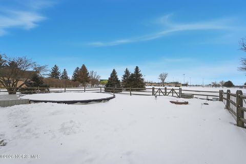 Tiny photo for 155 N Stadium Road, Oregon, OH 43616 (MLS # 10003937)