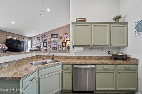 Tiny photo for 155 N Stadium Road, Oregon, OH 43616 (MLS # 10003937)