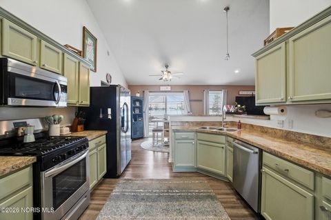 Tiny photo for 155 N Stadium Road, Oregon, OH 43616 (MLS # 10003937)