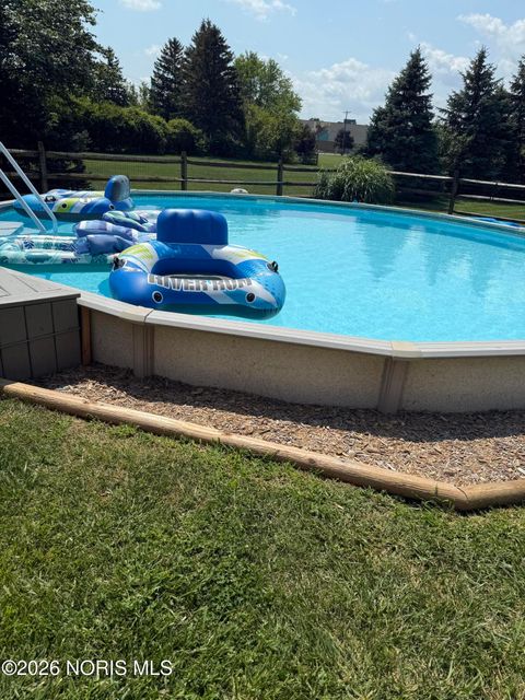 Tiny photo for 155 N Stadium Road, Oregon, OH 43616 (MLS # 10003937)