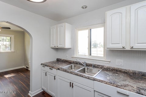 Tiny photo for 5203 Adella Street, Toledo, OH 43613 (MLS # 10012578)