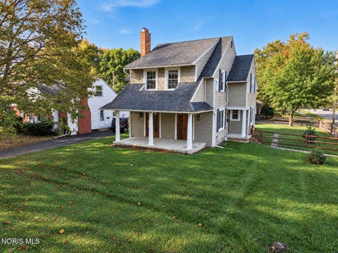 Photo of 3402 Beverly Drive, Toledo, OH 43614 (MLS # 10014768)