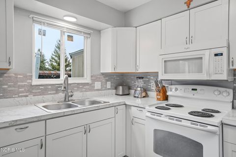 Tiny photo for 357 Wrexham Lane #101, Maumee, OH 43537 (MLS # 10004357)