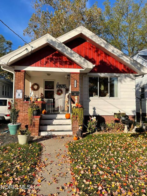 Photo of 3917 Almeda Drive, Toledo, OH 43612 (MLS # 10004615)