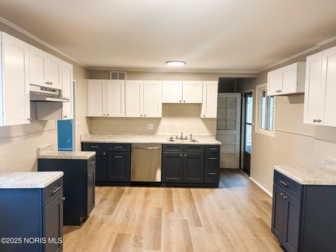 Tiny photo for 3250 Brock Drive, Toledo, OH 43613 (MLS # 10000476)