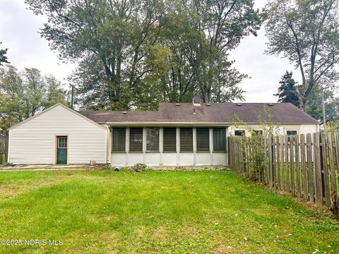 Tiny photo for 3250 Brock Drive, Toledo, OH 43613 (MLS # 10000476)