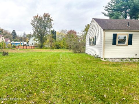 Tiny photo for 3250 Brock Drive, Toledo, OH 43613 (MLS # 10000476)