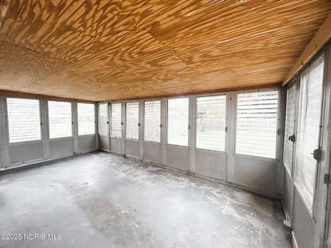 Tiny photo for 3250 Brock Drive, Toledo, OH 43613 (MLS # 10000476)