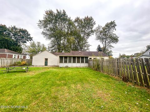 Tiny photo for 3250 Brock Drive, Toledo, OH 43613 (MLS # 10000476)