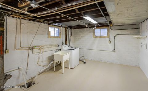 Tiny photo for 3829 Drexel Drive, Toledo, OH 43612 (MLS # 10002081)