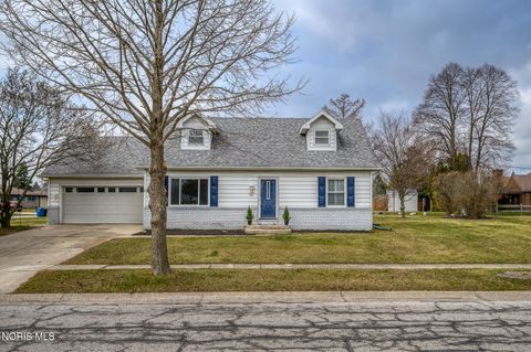 Photo of 56 Easthampton Drive, Oregon, OH 43616 (MLS # 10005035)