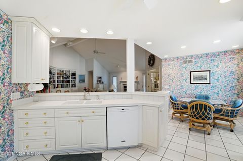 Tiny photo for 151 Willowood Circle, Bowling Green, OH 43402 (MLS # 10001752)