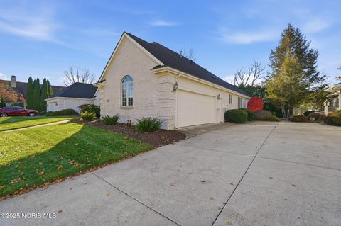 Tiny photo for 151 Willowood Circle, Bowling Green, OH 43402 (MLS # 10001752)