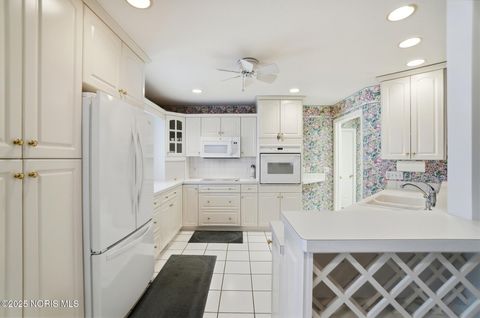 Tiny photo for 151 Willowood Circle, Bowling Green, OH 43402 (MLS # 10001752)