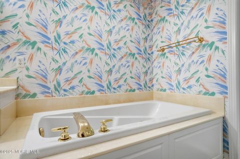 Tiny photo for 151 Willowood Circle, Bowling Green, OH 43402 (MLS # 10001752)