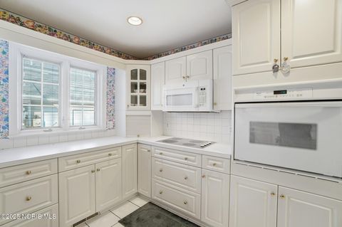 Tiny photo for 151 Willowood Circle, Bowling Green, OH 43402 (MLS # 10001752)