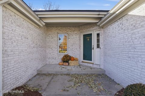 Tiny photo for 151 Willowood Circle, Bowling Green, OH 43402 (MLS # 10001752)