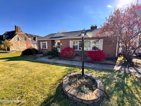 Photo of 1613 E 2nd Street, Defiance, OH 43512 (MLS # 10001037)