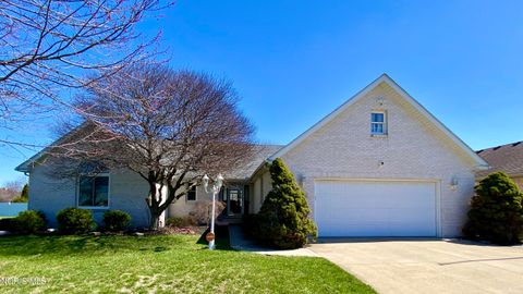 Photo of 1013 S Lallendorf Road, Oregon, OH 43616 (MLS # 10005660)