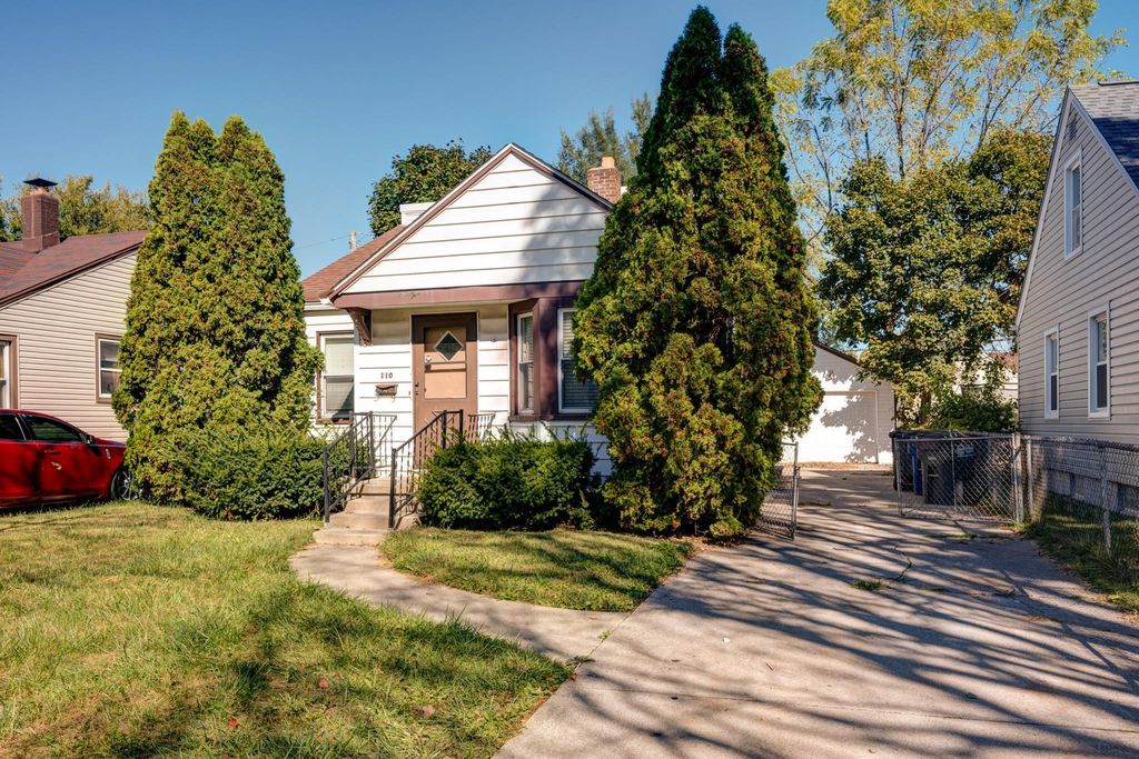 Photo for 110 Pasadena Boulevard, Toledo, OH 43612 (MLS # 10000009)