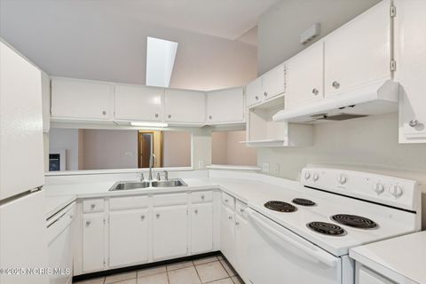 Tiny photo for 710 Hilltop Lane, Toledo, OH 43615 (MLS # 10006836)