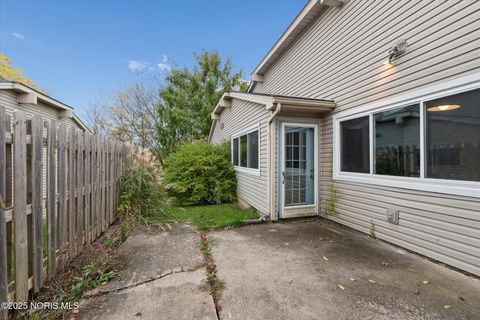 Tiny photo for 710 Hilltop Lane, Toledo, OH 43615 (MLS # 10006836)