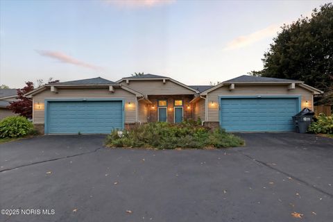 Photo of 710 Hilltop Lane, Toledo, OH 43615 (MLS # 10006836)