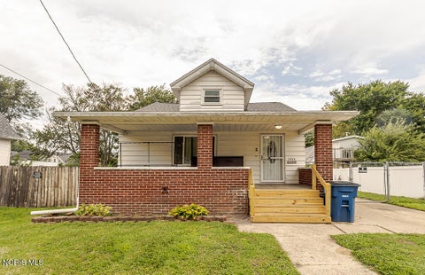 Photo of 1446 Prouty Avenue, Toledo, OH 43609 (MLS # 10011999)