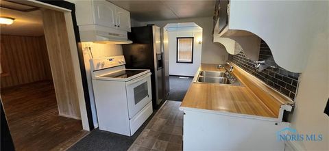 Tiny photo for 1037 Fishlock Avenue, Findlay, OH 45840 (MLS # 10001979)