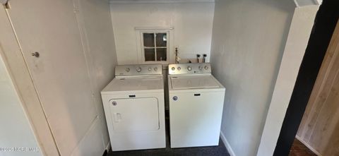 Tiny photo for 1037 Fishlock Avenue, Findlay, OH 45840 (MLS # 10001979)