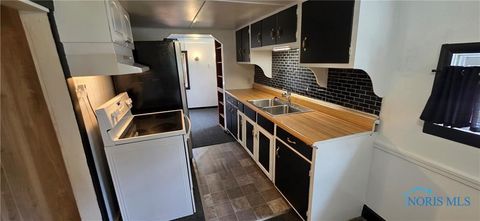 Tiny photo for 1037 Fishlock Avenue, Findlay, OH 45840 (MLS # 10001979)