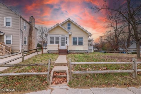 Photo of 2659 Oak Grove Place, Toledo, OH 43613 (MLS # 10005501)