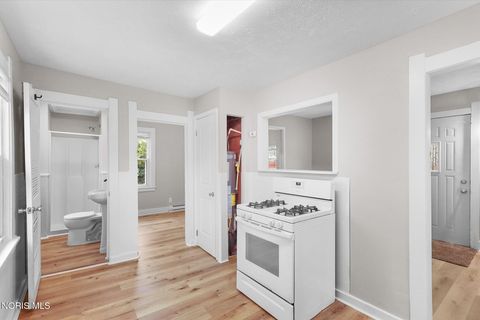 Tiny photo for 2659 Oak Grove Place, Toledo, OH 43613 (MLS # 10005501)