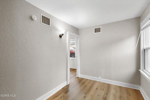 Tiny photo for 2659 Oak Grove Place, Toledo, OH 43613 (MLS # 10005501)