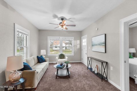 Tiny photo for 2659 Oak Grove Place, Toledo, OH 43613 (MLS # 10005501)