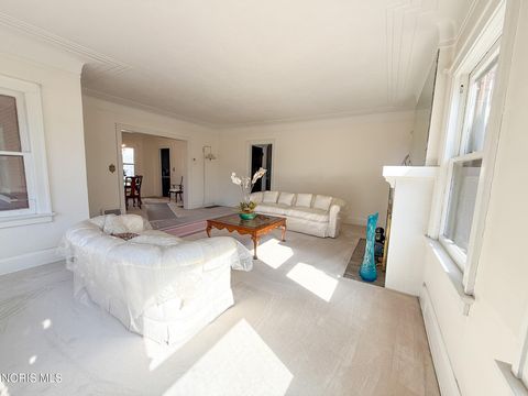 Tiny photo for 2520 Robinwood Avenue, Toledo, OH 43610 (MLS # 10004701)