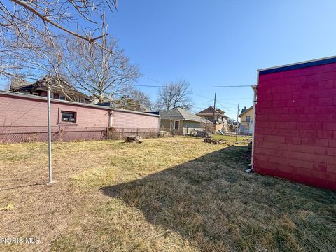 Tiny photo for 2520 Robinwood Avenue, Toledo, OH 43610 (MLS # 10004701)