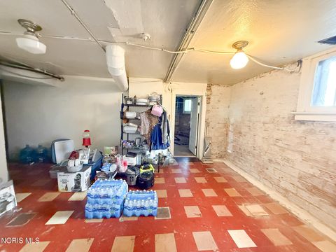 Tiny photo for 2520 Robinwood Avenue, Toledo, OH 43610 (MLS # 10004701)