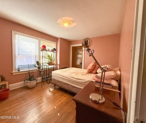 Tiny photo for 2520 Robinwood Avenue, Toledo, OH 43610 (MLS # 10004701)