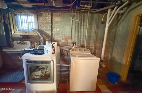 Tiny photo for 2520 Robinwood Avenue, Toledo, OH 43610 (MLS # 10004701)