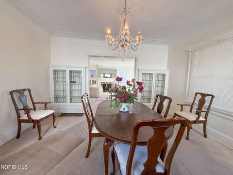 Tiny photo for 2520 Robinwood Avenue, Toledo, OH 43610 (MLS # 10004701)