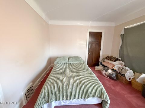 Tiny photo for 2520 Robinwood Avenue, Toledo, OH 43610 (MLS # 10004701)