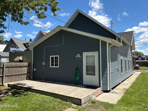 Tiny photo for 832 Bartley Place, Toledo, OH 43609 (MLS # 10009284)