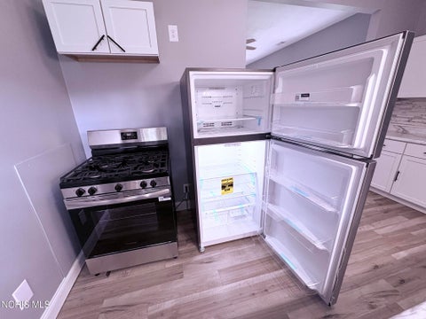 Tiny photo for 832 Bartley Place, Toledo, OH 43609 (MLS # 10009284)