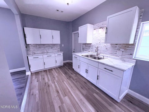 Tiny photo for 832 Bartley Place, Toledo, OH 43609 (MLS # 10009284)